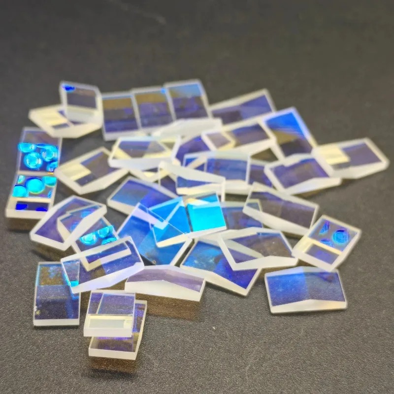Irregular Damaged Iridescent O - Jewelry Making Experience recension och pris