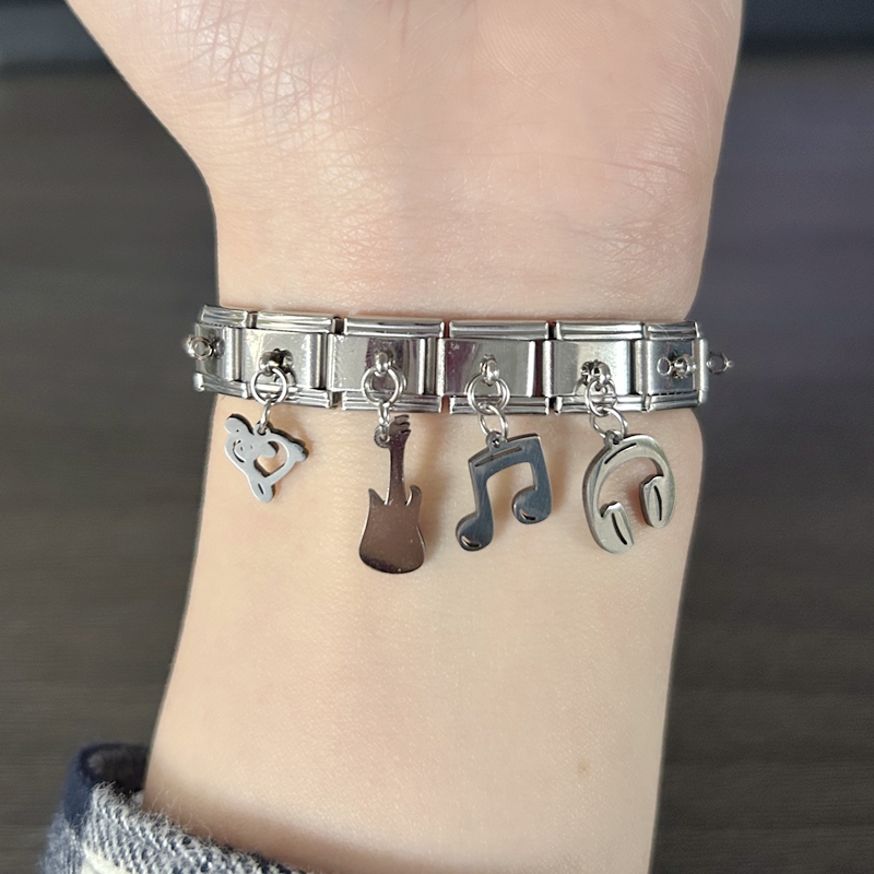 Trendy Rock Music Heart Note E - Jewelry Making Notes recension och pris